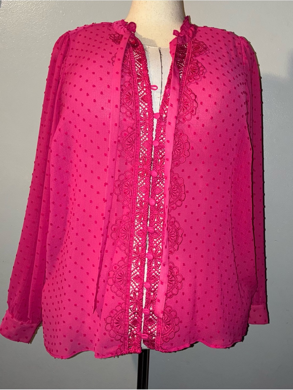 Torrid Chiffon Clip Dot Ruffle Neck Tie Front Top — Size 1 (Pink Peacock)